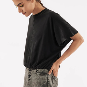 Tops cortos estampados personalizados para mujer hechos de algodón suave, ideales para trajes casuales, ropa de calle o eventos - Product Image 2