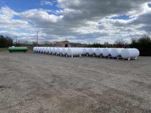 Nous offrons des réservoirs de propane dans diverses pompes utilisées d'acier au carbone de réservoir de stockage de gaz de propane de tailles pour l'usine de gaz de fermes d'usines de fabrication - Product Image 3