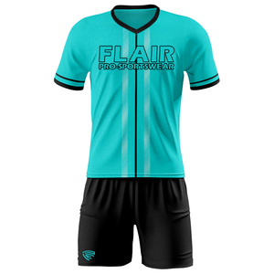Kits de football rétro conçus sur mesure Uniformes de maillot de football pour enfants de haute qualité pour hommes - Product Image 2