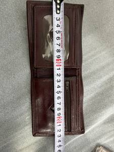 Portefeuille bifold en cuir véritable pour homme avec poche zippée et fenêtre pour carte d'identité - Portefeuille court classique en cuir - Product Image 6
