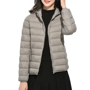 Veste bouffante à capuche zippée de haute qualité Veste d'hiver coupe-vent tendance élégante Veste pour femme design personnalisé - Product Image 1