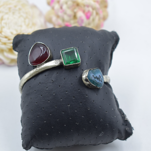 กำไลข้อมือแบบตะวันตกที่ปรับได้สำหรับผู้หญิงและผู้หญิงดีไซน์เนอร์ทำด้วยมือทำจากทองเหลืองเงินออกใหม่ล่าสุด - Product Image 1