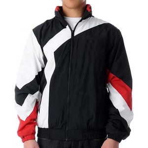 เสื้อแจ็คเก็ตฟุตบอลแบบซิปย้อนยุคพร้อมแถบตกแต่ง แจ็คเก็ตผ้าไนลอนน้ำหนักเบาแบบมีซับใน แจ็คเก็ตกันลมสำหรับผู้ชาย - Product Image 1