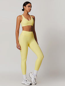 Ensemble 2 pièces de shorts de yoga décontractés pour femmes, personnalisables en gros, en Spandex/Nylon, taille élastique, respirant, séchage rapide, avec cristaux sur le devant - Product Image 2