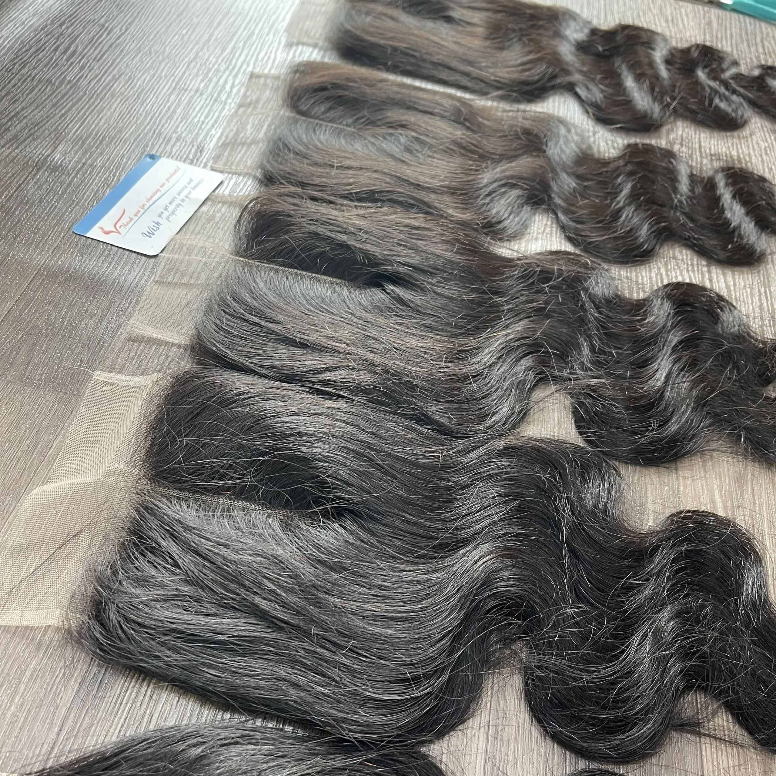 PRIX PAS CHER!! Vente chaude Frontale et fermeture Body Wave Extension de cheveux humains vietnamiens Cheveux humains vietnamiens noirs naturels