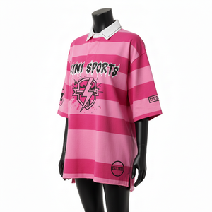 เสื้อรักบี้ผู้ชาย ผ้าโพลีเอสเตอร์ผสมสแปนเด็กซ์ 220 GSM ระดับพรีเมียม ลายทางสีชมพู พิมพ์ลายแบบซับลิเมชั่น รับสกรีนโลโก้ ชุดทีม ระบายเหงื่อได้ดี - Product Image 4