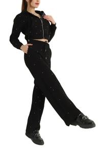 ชุดวอร์มสตรีทแวร์ฤดูหนาวแบบยูนิเซ็กซ์คุณภาพสูง 100% ผลิตตามแบบ OEM ลวดลายย้อมสีแบบ Acid Wash ประดับคริสตัล พร้อมกางเกงขายาวทรงบาน ผ้าฝ้าย ผลิตในปากีสถาน - Product Image 2