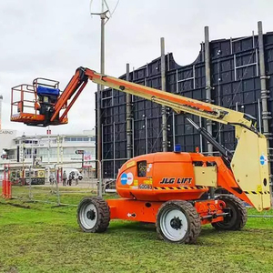 Chariot élévateur d'occasion Idéal pour l'entretien extérieur, l'entrepôt et les travaux de construction - Product Image 1