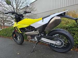 En stock: Motocicletas Supermoto 701 de 692cc, modelo 2026, en venta y listas para exportar. |   Ventas de automóviles - Product Image 6