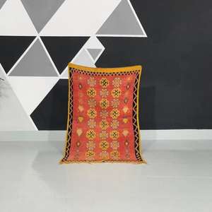 Tapis marocains authentiques faits à la main en laine, motifs berbères traditionnels, styles vintage et modernes pour la décoration intérieure - Product Image 1