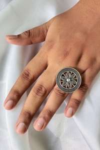 Doublures en argent moderne de haute qualité Bague en filigrane Chakra oxydé pour femmes Accessoire de mode nouveauté parfait pour les fiançailles - Product Image 4