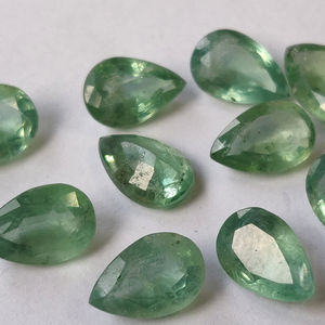 Pera de cianita Natural y poco común, de 4x6mm a 7x10mm, de buena calidad facetada, menta verde rara - Product Image 2