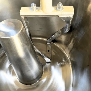 Budget 8Kg Mélangeur à spirale 220V 380V Pétrin à pâte Machine de cuisson de pain professionnelle fabriquée au Vietnam Fabricant - Product Image 5