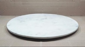 Plaque à découper circulaire en marbre blanc Surface de coupe en pierre de qualité supérieure pour la cuisine, le service et le plateau d'affichage des aliments - Product Image 4