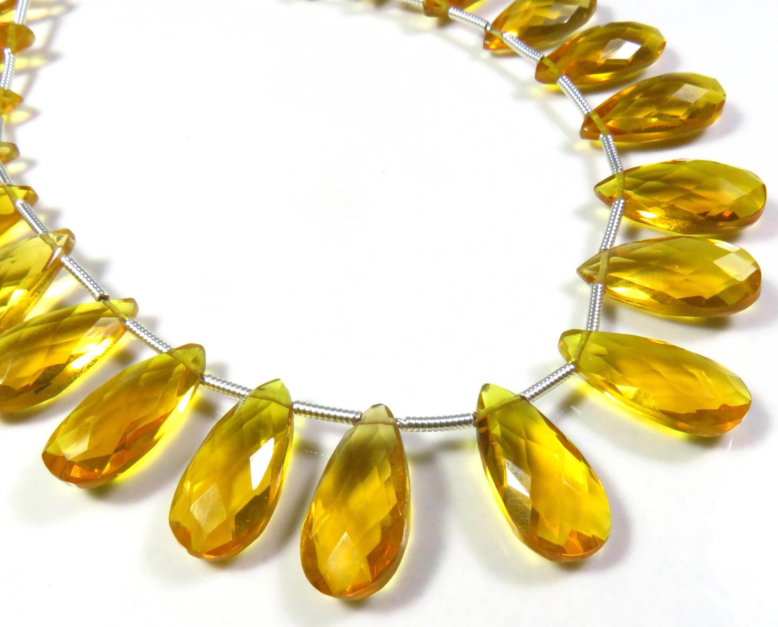 สีเหลือง