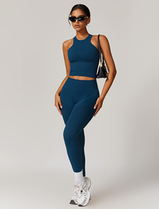 Ensemble de yoga léger et respirant pour femmes, 2 pièces, en spandex/nylon, vêtements de sport, taille élastique, séchage rapide, fabriqué au Pakistan - Product Image 2
