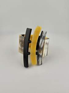 Brazalete Ecológico de Cuerno Natural, Hecho a Mano, Acabado Pulido, Elegante y Moderno, Joyería de Moda para Mujer - Product Image 2