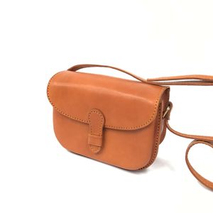 Bolso bandolera de cuero informal vintage clásico hecho a mano de moda de Indonesia para verano y primavera - Product Image 3