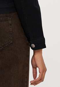 Nouvelle veste en jean OEM pour femmes en denim lavé noir de qualité supérieure avec fermeture à boutons conçue pour les femmes pour un confort en toutes saisons - Product Image 4