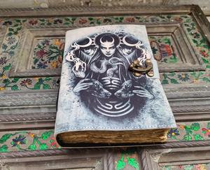 Cuaderno de cuero de Triple Luna hecho a mano, diario Vintage personalizado, cuaderno de bocetos para hombres y mujeres, encuadernación de costura de hilo - Product Image 5