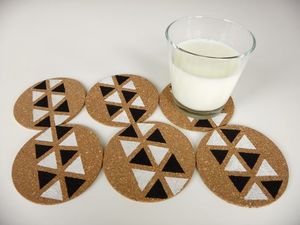 ที่รองแก้วไม้ทรงกลมแบบกำหนดเองสไตล์คลาสสิกที่ตั้งแสดงกาแฟชาคุณภาพสูงผลิตในอินเดีย - Product Image 6