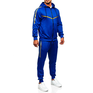 Conjunto Deportivo de Dos Piezas Personalizado para Hombre Pro Move, Conjunto Atlético de Poliéster con Capucha para Sesiones de Fitness - Product Image 4