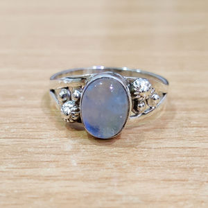 Bague en Moissanite Pierre de Lune 2,7 Grammes – Élégante et Unique - Product Image 1