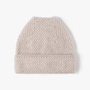 Bonnet d'hiver pour hommes en tricot jacquard personnalisé de haute qualité Bonnet avec strass Logo personnalisé Bonnet coupe-vent - Product Image 5