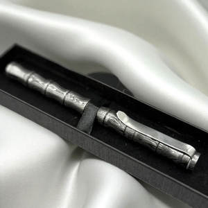 Pluma de Escritura de Acero de Damasco Hecha a Mano con Patrón Único para Coleccionistas y Profesionales - Product Image 6