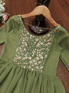 Ropa étnica de mujer india y paquistaní Georgette Kurti bordado con Kurta indio tradicional de secuencia larga para mujer - Product Image 3