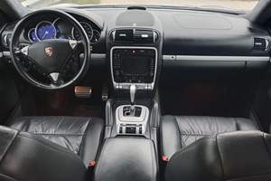Porsche Cayenne Turbo S 2006 d'occasion, 520 ch, V8 biturbo, transmission intégrale, jantes SportTechno, peu modifiée - Product Image 4