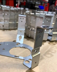 Service de fabrication de tôle en acier inoxydable avec logo personnalisé avec machine CNC pour le pliage et la fabrication de tôle - Product Image 3