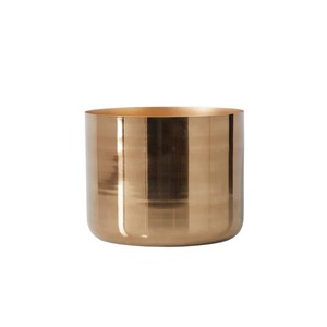 Elegante maceta de metal con acabado duradero de primera calidad Ideal para plantas de interior y exterior y decoración contemporánea del hogar - Product Image 3