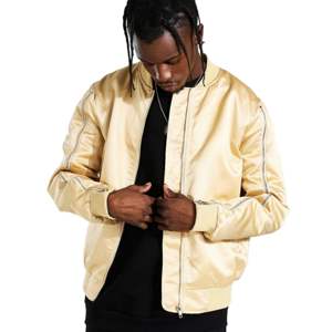 Blouson en satin brodé sur mesure pour hommes nouveau style de blouson d'aviateur et d'université en satin de couleur rouge pour hommes pour l'hiver - Product Image 2