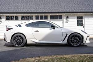 Toyota GR/86 Premium 2023, Automático, Turbo, Cuero, R18, Aleación de Aluminio, Techo Panorámico - Product Image 6