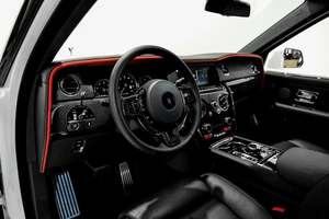 Increíble Rolls-Royce Cullinan Black Badge AWD 2023 en perfecto estado, con poco kilometraje, disponible en stock, ofrecido a una oferta fantástica. - Product Image 6