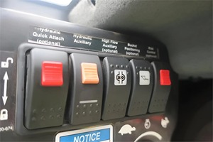 2017 ASV VS75 Minicargadora de alto rendimiento Carga nominal de 50 toneladas Cargador de ruedas de 9 toneladas Gran estado Huade bastante usado - Product Image 3