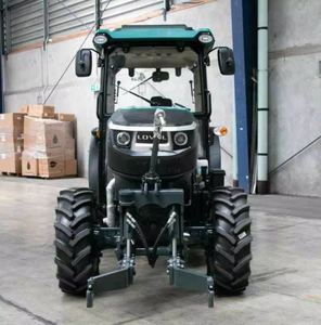 Invierta en el tractor Lovol F4100 de 100HP con opciones que ofrecen un flujo hidráulico de 65 litros por minuto y 3 mandos remotos de liberación automática traseros. - Product Image 4