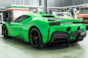 Offre exceptionnelle 2023 - Coupé sport hybride haut de gamme SF90 Stradale - Moteur essence-électrique AWD avec deux portes, extérieur vert et intérieur noir - Product Image 2