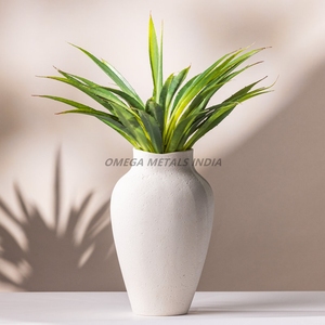 Vases en métal de luxe de couleur marron rustique en forme de lanterne unique avec un design en fil de fer pour une décoration intérieure et un style charmants - Product Image 2