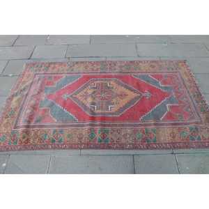 Tapis turc vintage, tapis de 3,6 x 6 pieds, tapis persan à accents rouges - Product Image 4