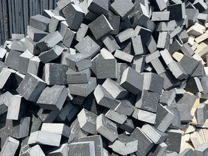 Pavé de granit naturel pavé pierre d'aménagement paysager extérieur pierre de route de granit durable approvisionnement en gros - Product Image 4