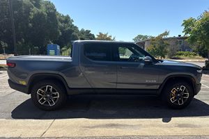 Voiture d'occasion fiable 2022 Rivian R1T Launch Edition - Product Image 3