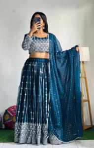 Haute demande Design moderne broderie travail tenue de soirée Lehenga Choli pour les femmes vêtements indiens et pakistanais disponibles au prix - Product Image 5