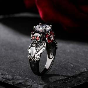 Bague Jeulia Romantique Tête de Mort en Argent Sterling Rose avec Sertissage à Griffes et Coupe Ronde - Product Image 5