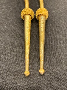 Aiguillette d'épaule sur mesure en gros, fabrication OEM, de premier ordre, fil d'or brillant, aiguillette avec couleur personnalisée - Product Image 3