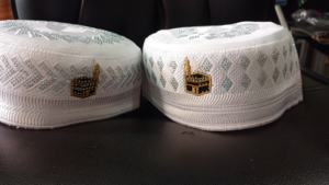 หมวกมุสลิมปักลายหินสำหรับผู้ชายจากบังคลาเทศ - Product Image 4