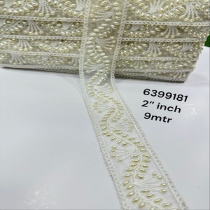 Lacets brodés sur mesure avec lacets de fleurs multicolores pour robes de mariée et robe zari dorée ou utilisation comme bordure - Product Image 2