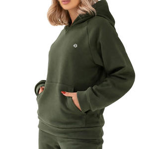 Conjunto de Sudadera con Capucha y Pantalones Deportivos de Felpa para Mujer, Color Verde Oliva Sólido, Bolsillo Tipo Canguro, Corte Holgado, Ropa de Estar por Casa para Invierno, Producción al por Mayor OEM ODM - Product Image 3