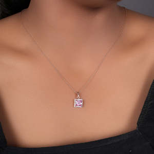 Collier pendentif carré en saphir rose plaqué or rose, cadeau tendance pour femme avec placage rhodium, chaîne en forme de papillon - Product Image 2